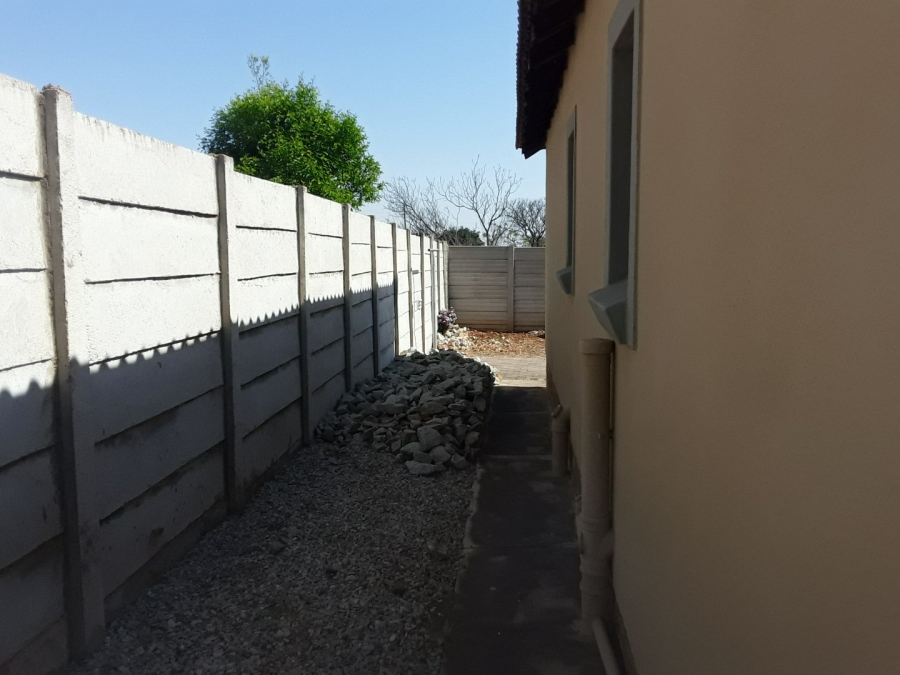 To Let 3 Bedroom Property for Rent in Bendor Limpopo
