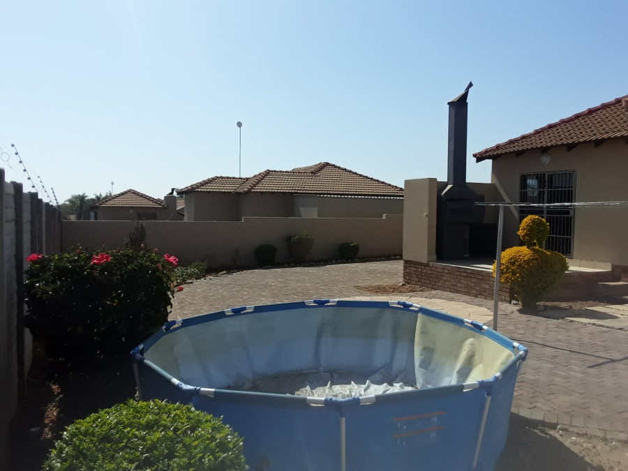 To Let 3 Bedroom Property for Rent in Bendor Limpopo