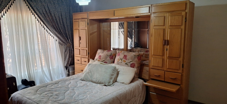 5 Bedroom Property for Sale in Impala Park Limpopo