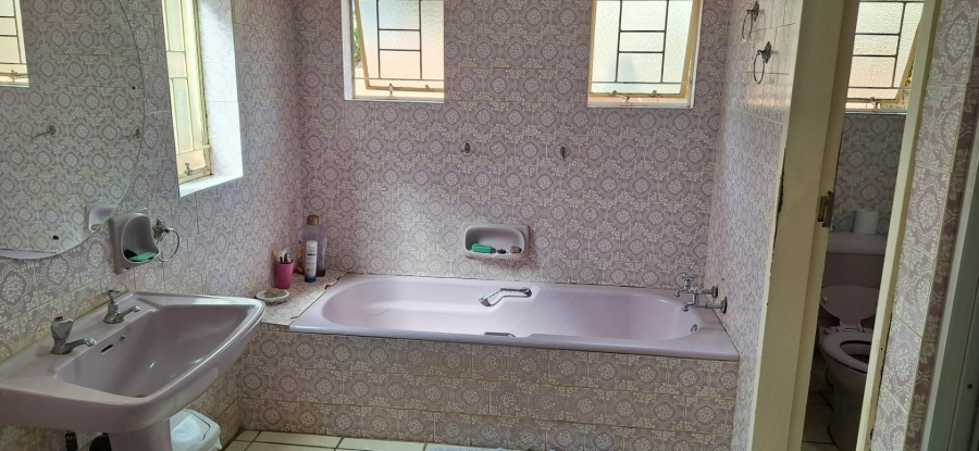 5 Bedroom Property for Sale in Impala Park Limpopo