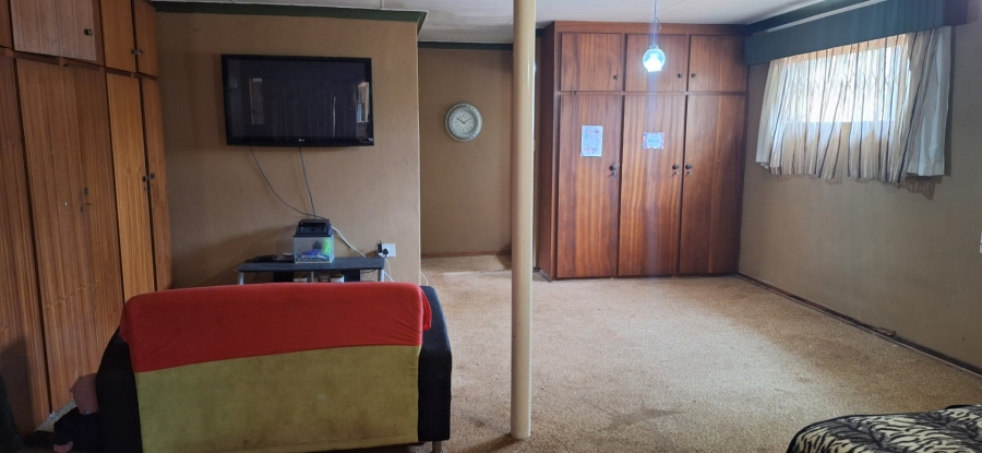 5 Bedroom Property for Sale in Impala Park Limpopo