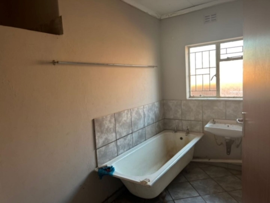 5 Bedroom Property for Sale in Impala Park Limpopo
