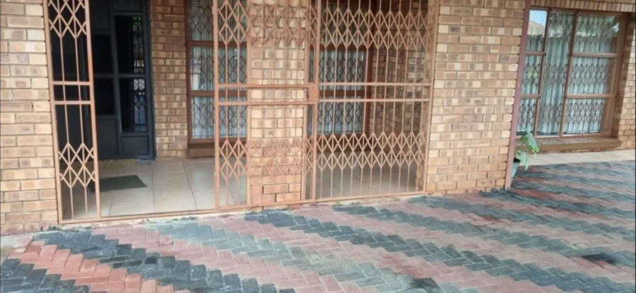 6 Bedroom Property for Sale in Aluta Park Limpopo