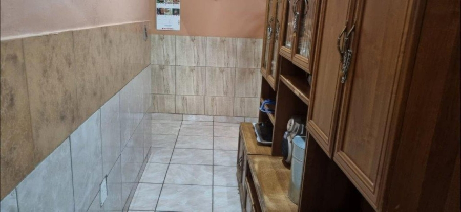 6 Bedroom Property for Sale in Aluta Park Limpopo