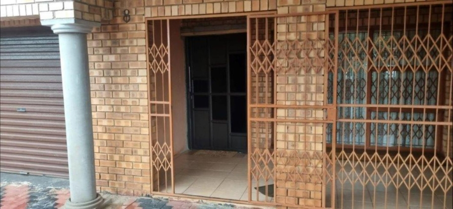 6 Bedroom Property for Sale in Aluta Park Limpopo