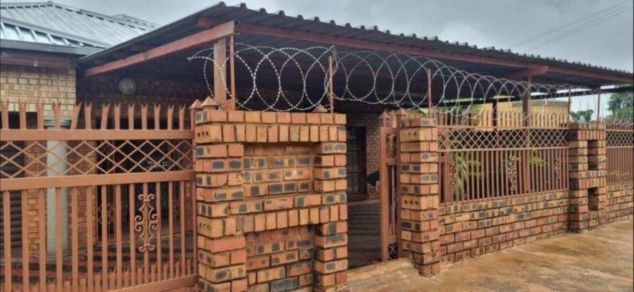 6 Bedroom Property for Sale in Aluta Park Limpopo