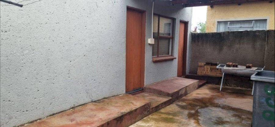 6 Bedroom Property for Sale in Aluta Park Limpopo