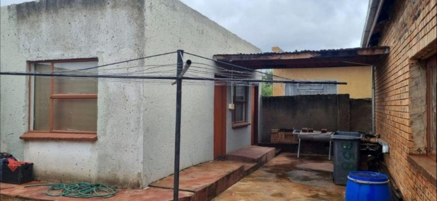 6 Bedroom Property for Sale in Aluta Park Limpopo