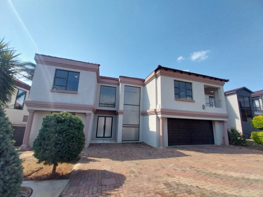 To Let 5 Bedroom Property for Rent in Thornhill Limpopo