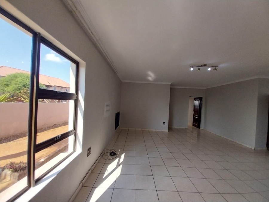 To Let 5 Bedroom Property for Rent in Thornhill Limpopo