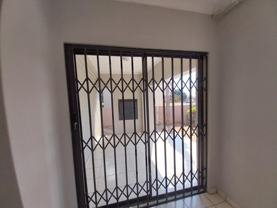 To Let 5 Bedroom Property for Rent in Thornhill Limpopo