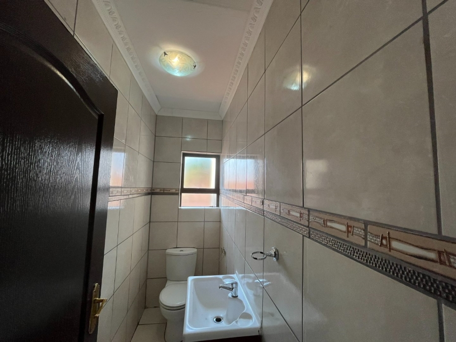 To Let 5 Bedroom Property for Rent in Thornhill Limpopo