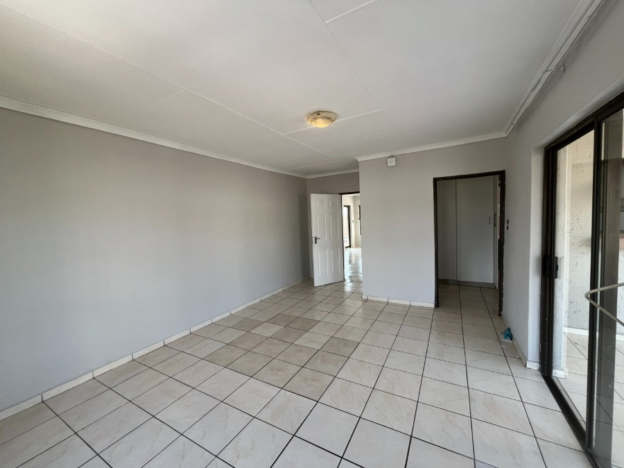 To Let 5 Bedroom Property for Rent in Thornhill Limpopo