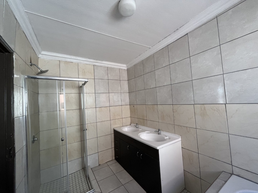To Let 5 Bedroom Property for Rent in Thornhill Limpopo
