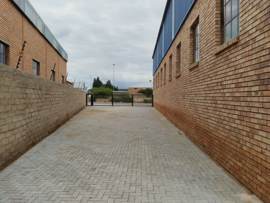 To Let Commercial Property for Rent in Magna Via Industrial Limpopo