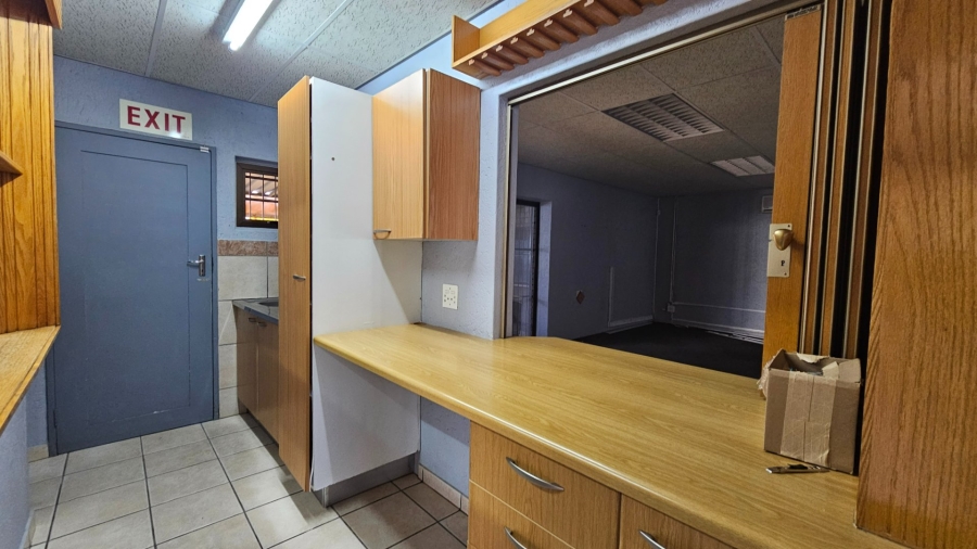 To Let Commercial Property for Rent in Hampton Court Limpopo