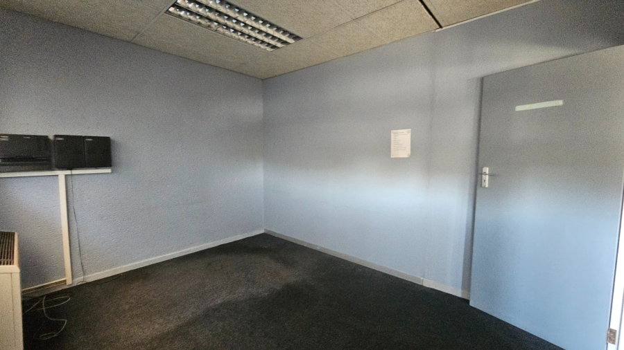 To Let Commercial Property for Rent in Hampton Court Limpopo