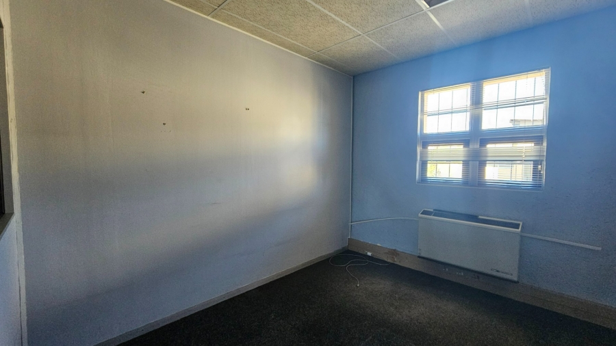 To Let Commercial Property for Rent in Hampton Court Limpopo
