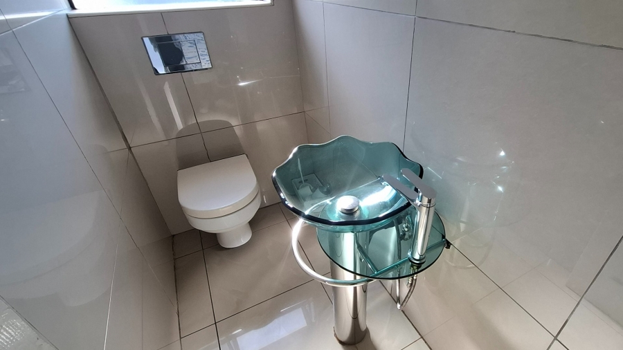 5 Bedroom Property for Sale in Thornhill Limpopo