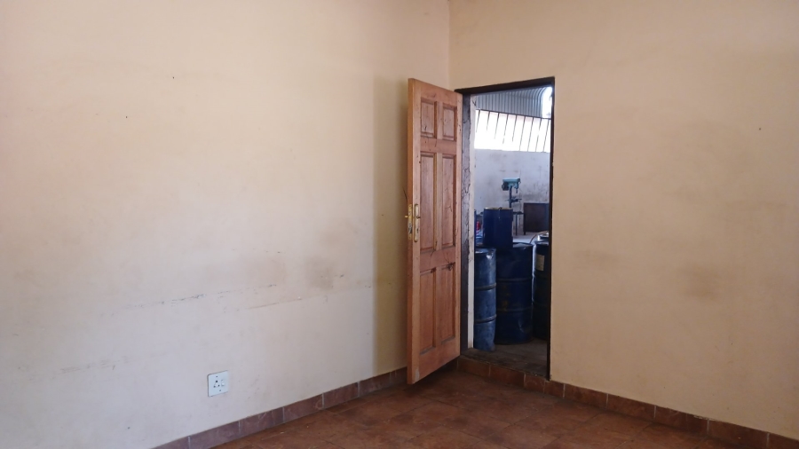 To Let Commercial Property for Rent in Tzaneen Industrial South Limpopo