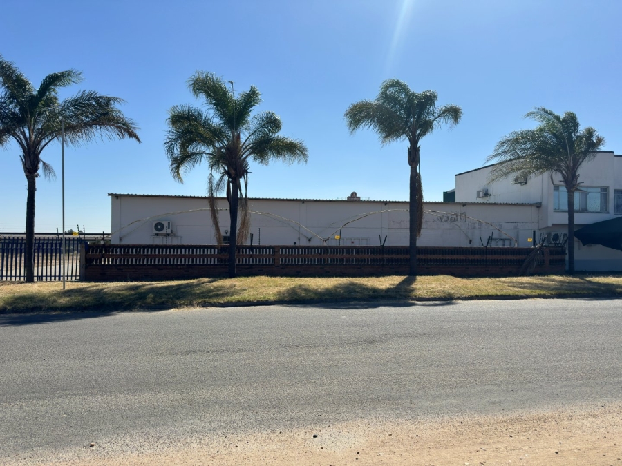To Let Commercial Property for Rent in Laboria Limpopo