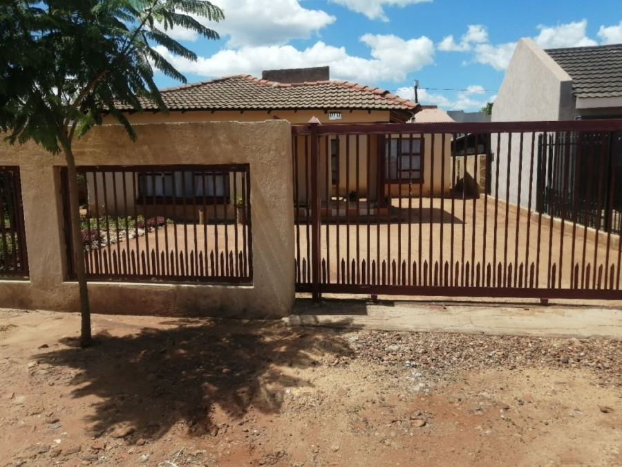 5 Bedroom Property for Sale in Lebowakgomo Zone S Limpopo