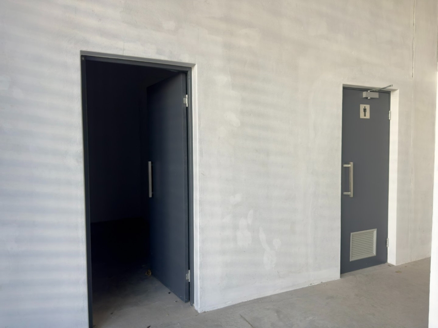 To Let Commercial Property for Rent in Nirvana Industrial Limpopo