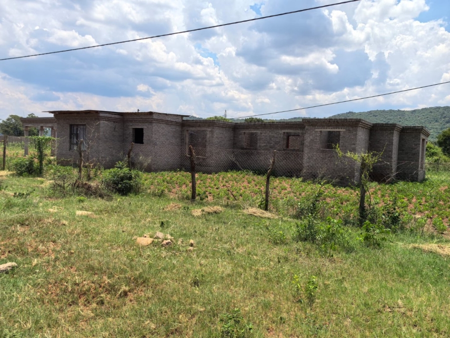 5 Bedroom Property for Sale in Tshitavha Limpopo