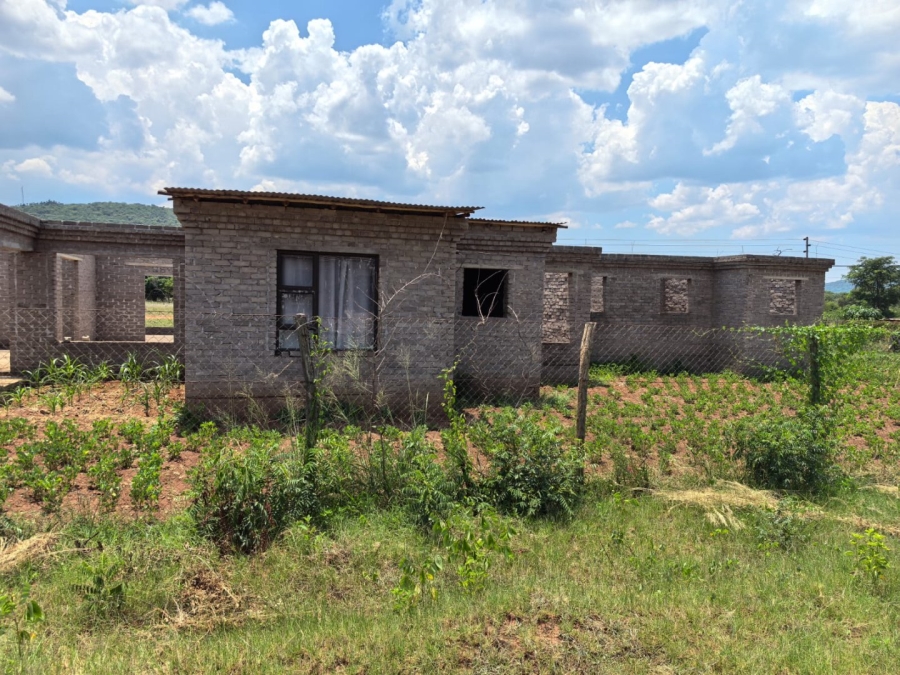 5 Bedroom Property for Sale in Tshitavha Limpopo