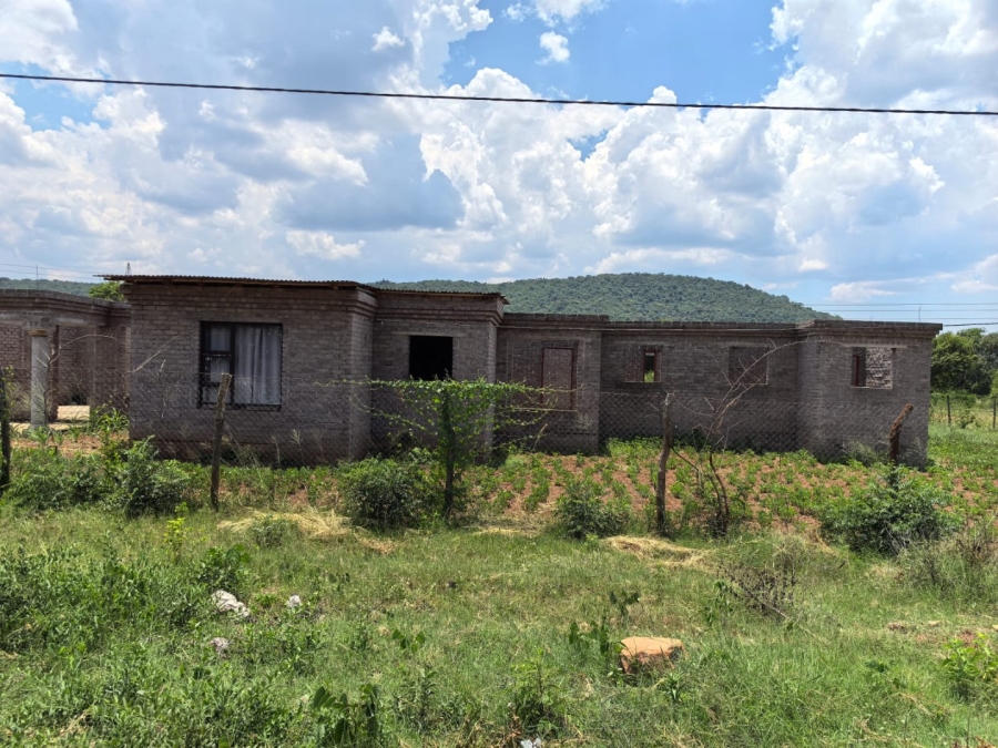 5 Bedroom Property for Sale in Tshitavha Limpopo