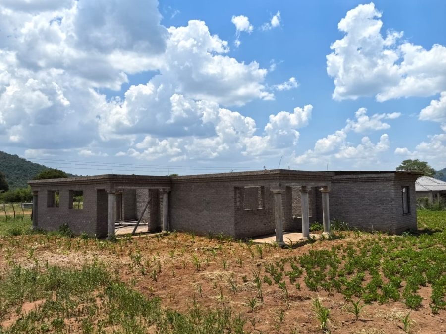 5 Bedroom Property for Sale in Tshitavha Limpopo