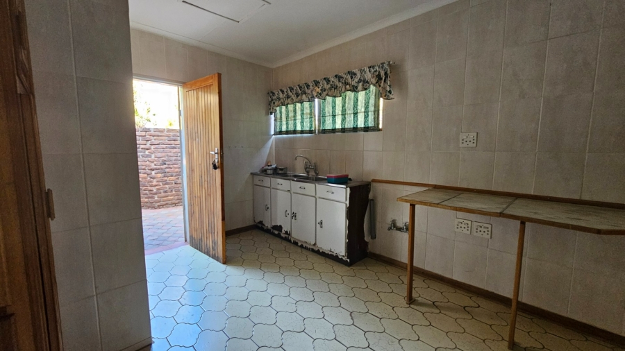 To Let 4 Bedroom Property for Rent in Sterpark Limpopo