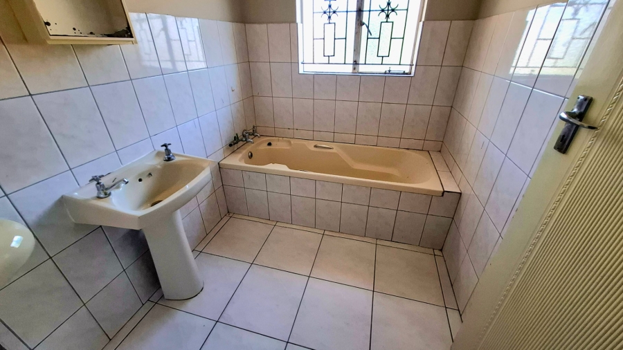 To Let 3 Bedroom Property for Rent in Bendor Limpopo