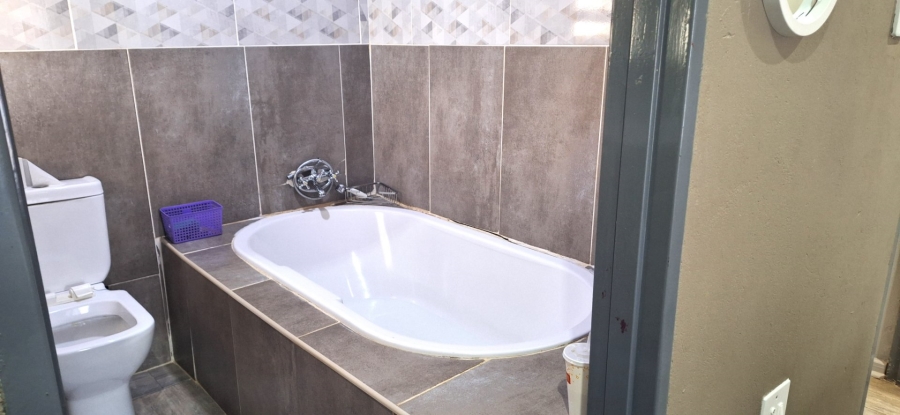 4 Bedroom Property for Sale in Chroompark Limpopo