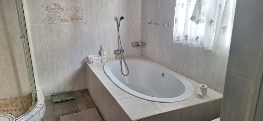 4 Bedroom Property for Sale in Chroompark Limpopo