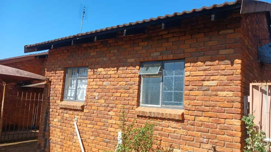 1 Bedroom Property for Sale in Aquapark Limpopo