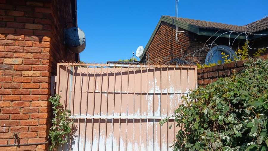 1 Bedroom Property for Sale in Aquapark Limpopo