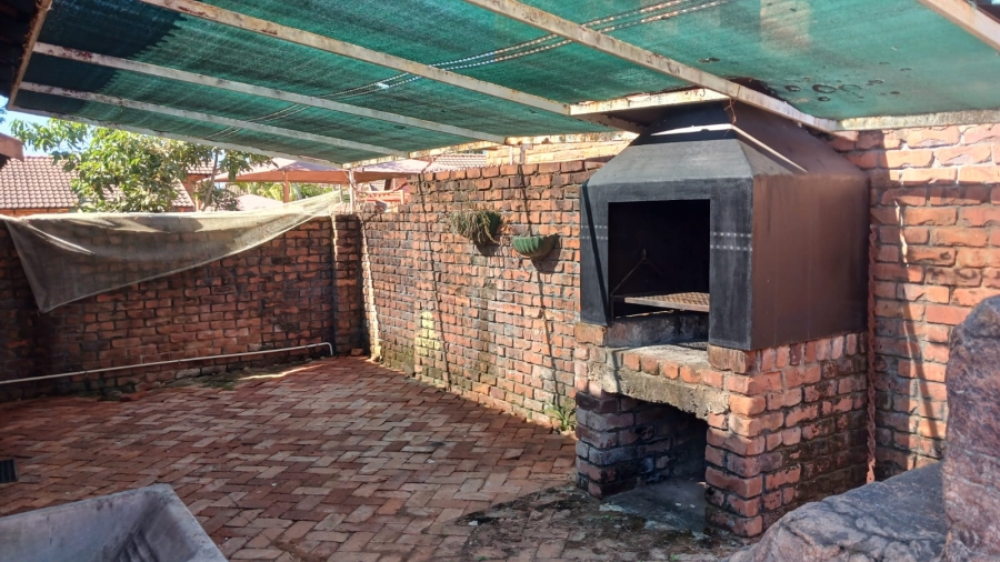 1 Bedroom Property for Sale in Aquapark Limpopo