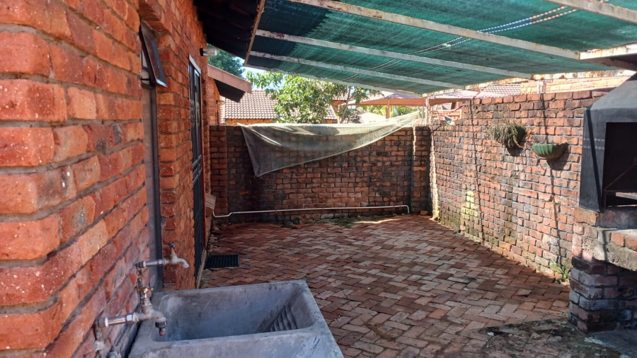 1 Bedroom Property for Sale in Aquapark Limpopo