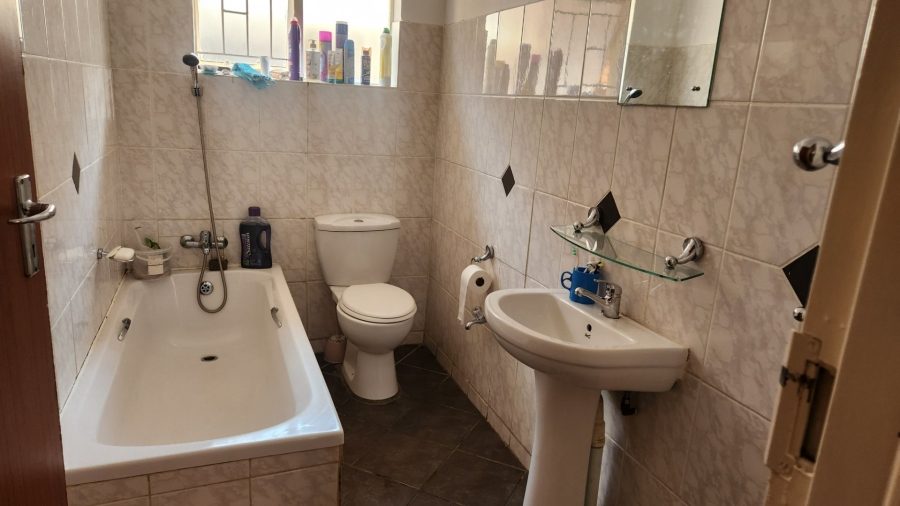 2 Bedroom Property for Sale in Polokwane Central Limpopo