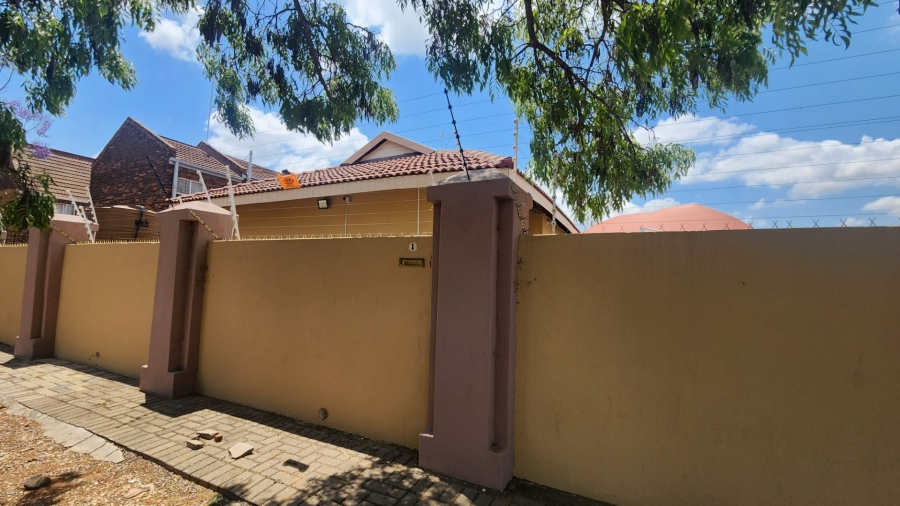 2 Bedroom Property for Sale in Polokwane Central Limpopo