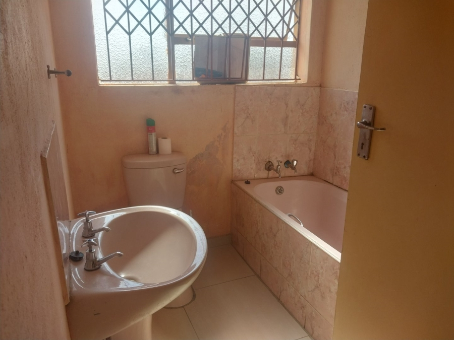 3 Bedroom Property for Sale in Mahlasedi Park Limpopo