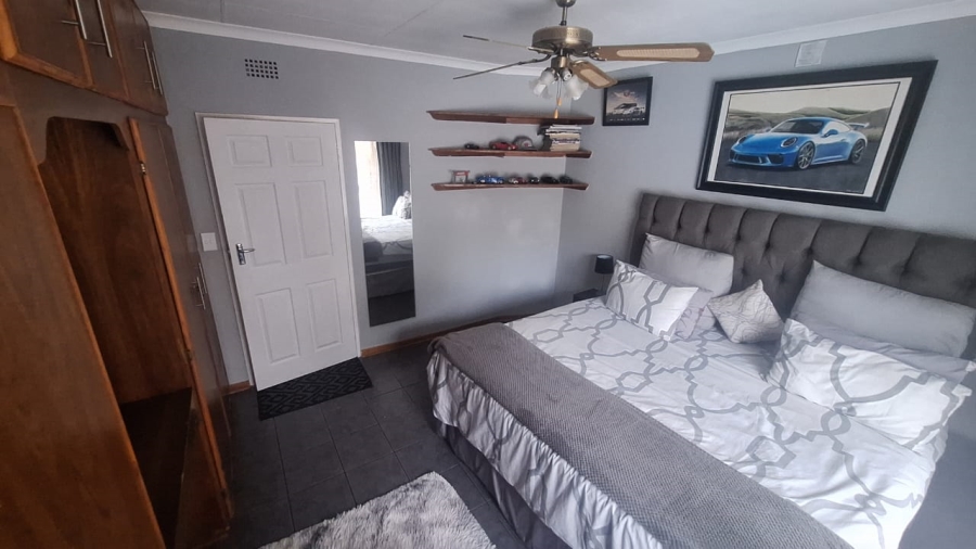 4 Bedroom Property for Sale in Chroompark Limpopo