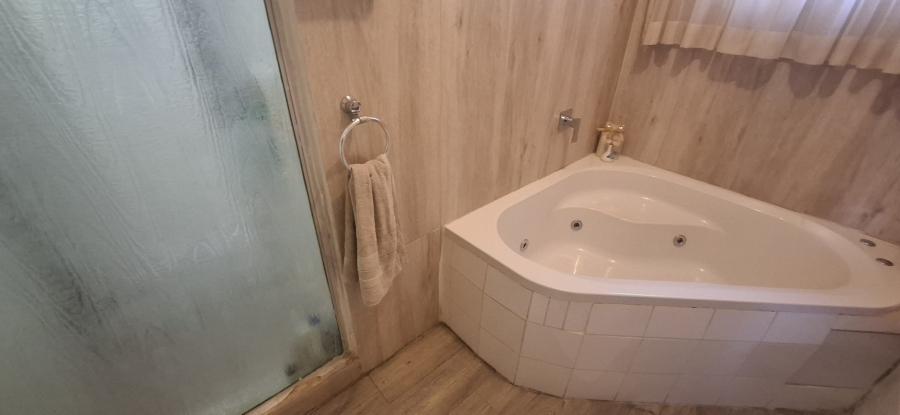 To Let 3 Bedroom Property for Rent in Bendor Limpopo