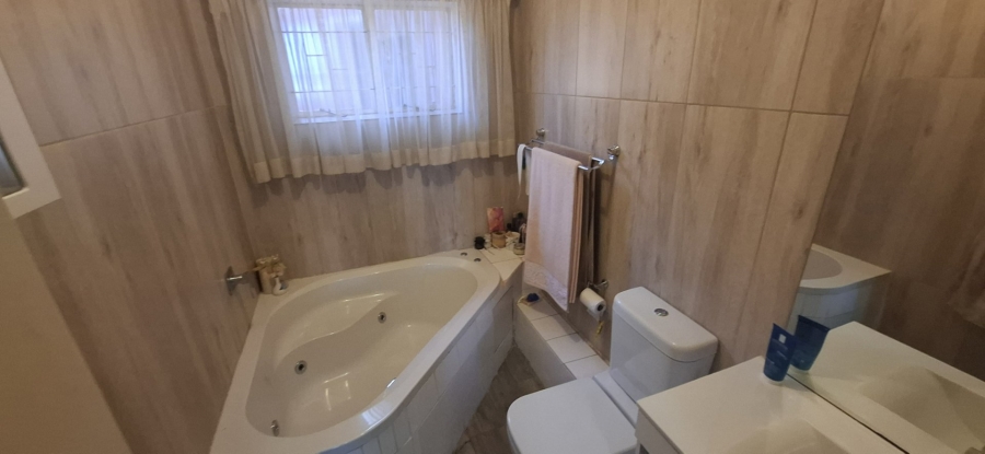 To Let 3 Bedroom Property for Rent in Bendor Limpopo