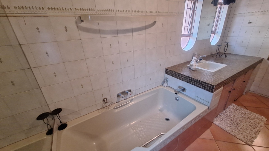 4 Bedroom Property for Sale in Chroompark Limpopo