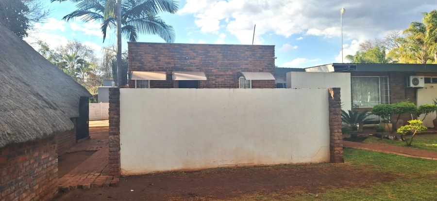 6 Bedroom Property for Sale in Kameeldoringpark Limpopo