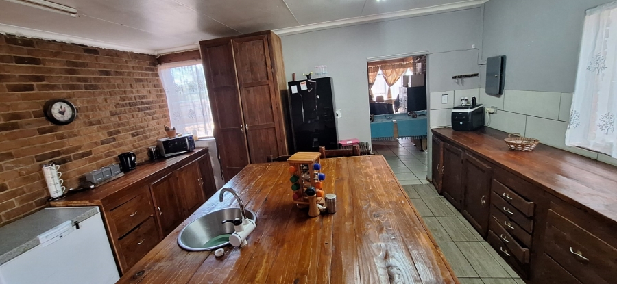 6 Bedroom Property for Sale in Kameeldoringpark Limpopo