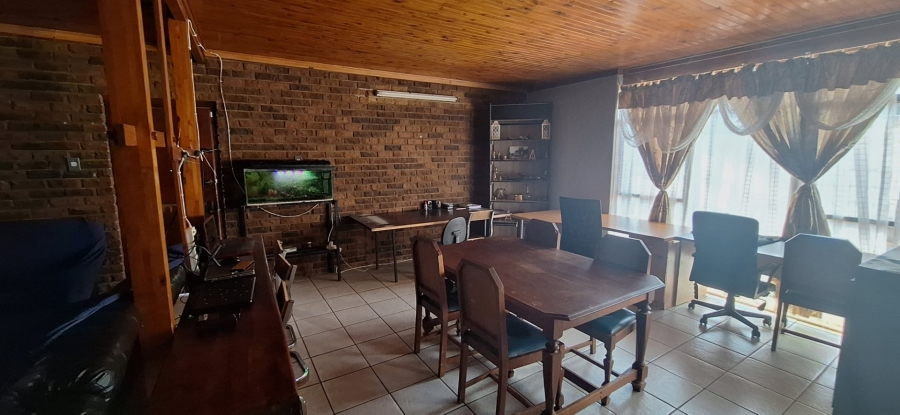 6 Bedroom Property for Sale in Kameeldoringpark Limpopo