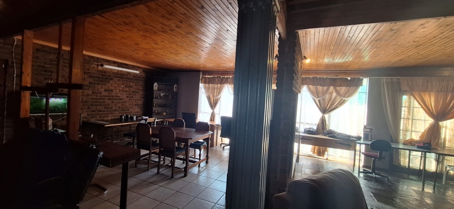 6 Bedroom Property for Sale in Kameeldoringpark Limpopo